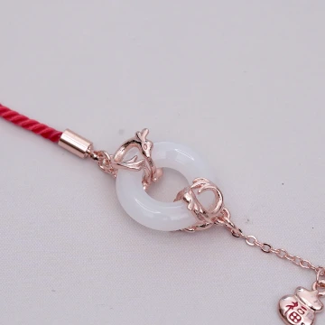 福狸&times;不對稱吊墜耳環.avif