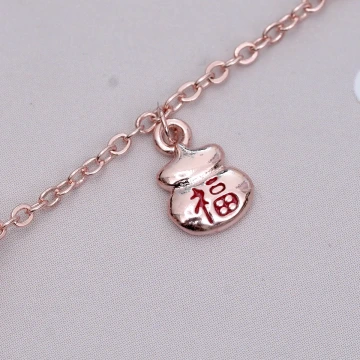 福狸&times;不對稱吊墜耳環.avif