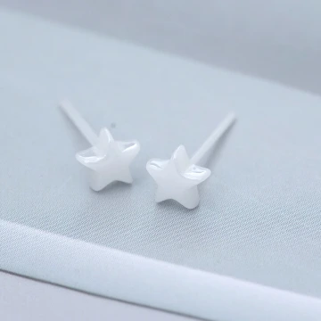 綠金不規側邊框&times;吊墜耳環.avif
