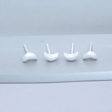 綠金不規側邊框&times;吊墜耳環.avif