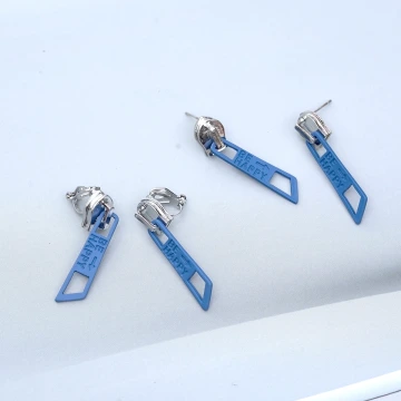 小金魚&times;耳環.avif