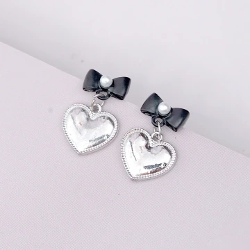 小金魚&times;耳環.avif