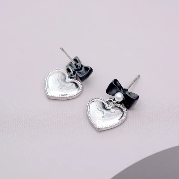 小金魚&times;耳環.avif