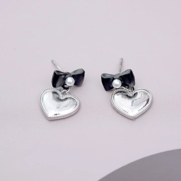 小金魚&times;耳環.avif