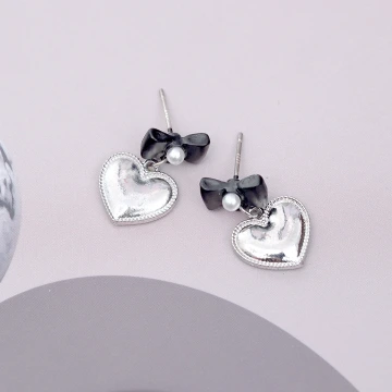 小金魚&times;耳環.avif