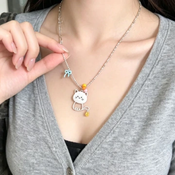 花朵藍領結小貓&times;鎖骨項鍊.avif