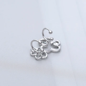 十字纏繞晶鑽&times;吊墜耳環.avif