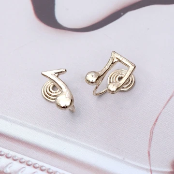 十字纏繞晶鑽&times;吊墜耳環.avif