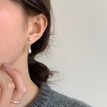 925銀針&times;水滴小石&times;後掛式耳針.avif