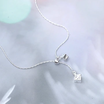 925銀飾&times;斜切幾何方塊&times;鎖骨項鍊.avif